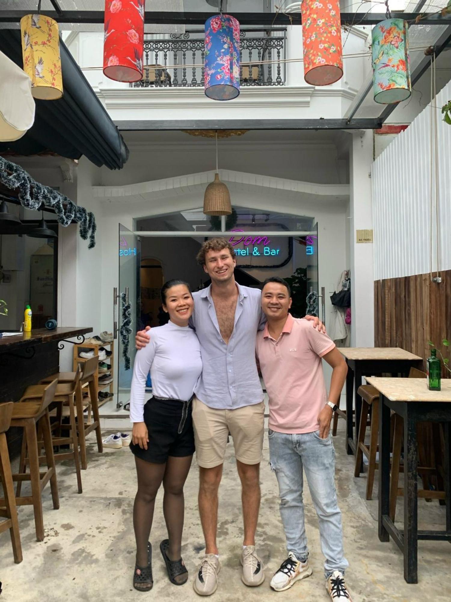 Dom Hostel And Bar هوي ان المظهر الخارجي الصورة